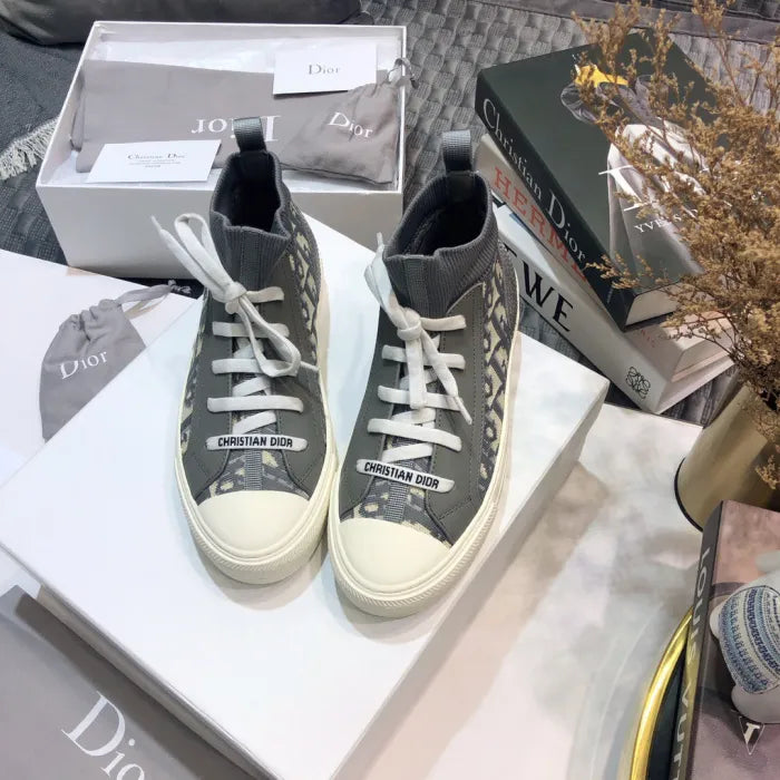 D - SNEAKERS