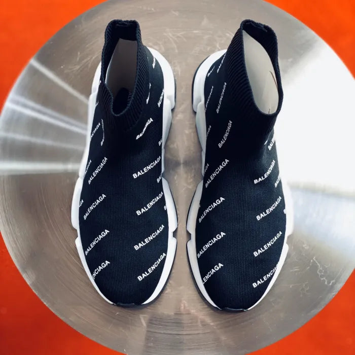 B - SNEAKERS