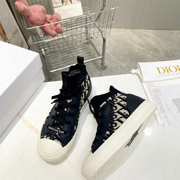 D - SNEAKERS