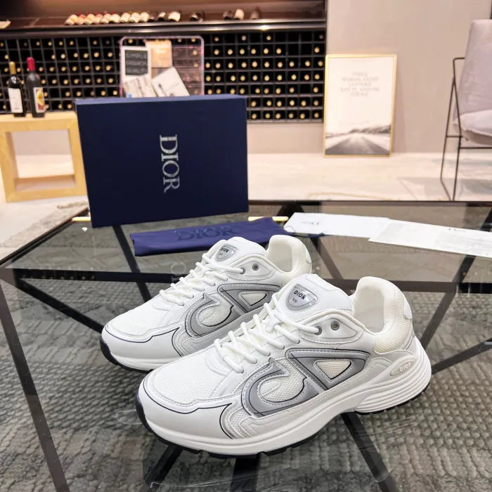 B - SNEAKERS
