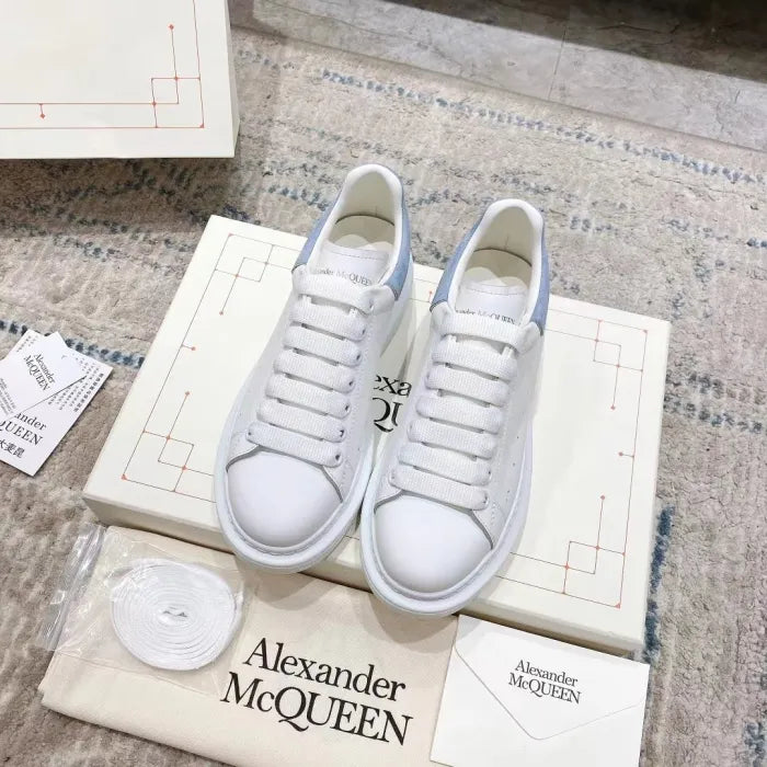 A - SNEAKERS