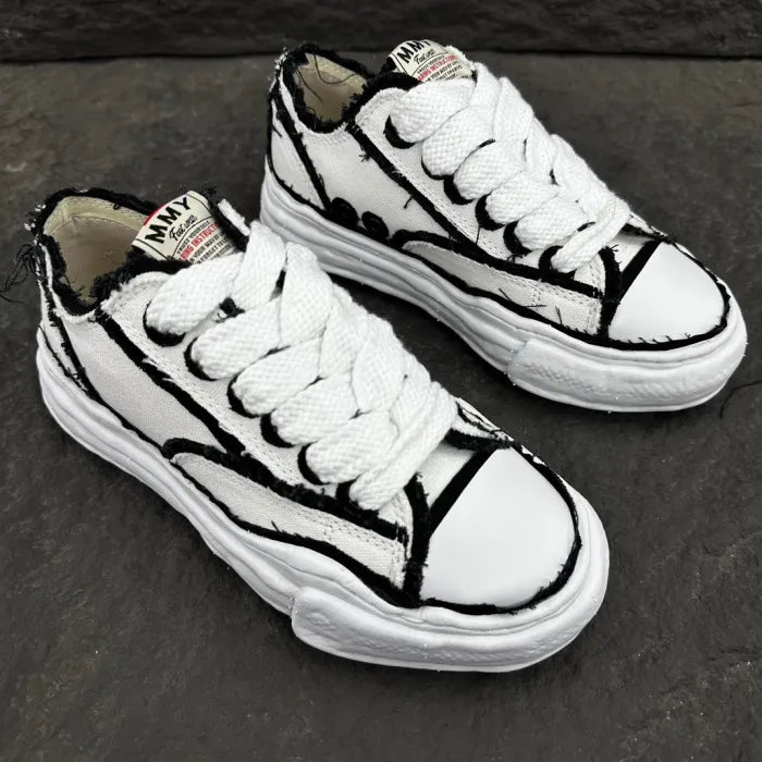 A - SNEAKERS