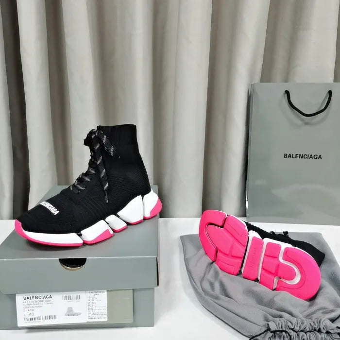 B - SNEAKERS