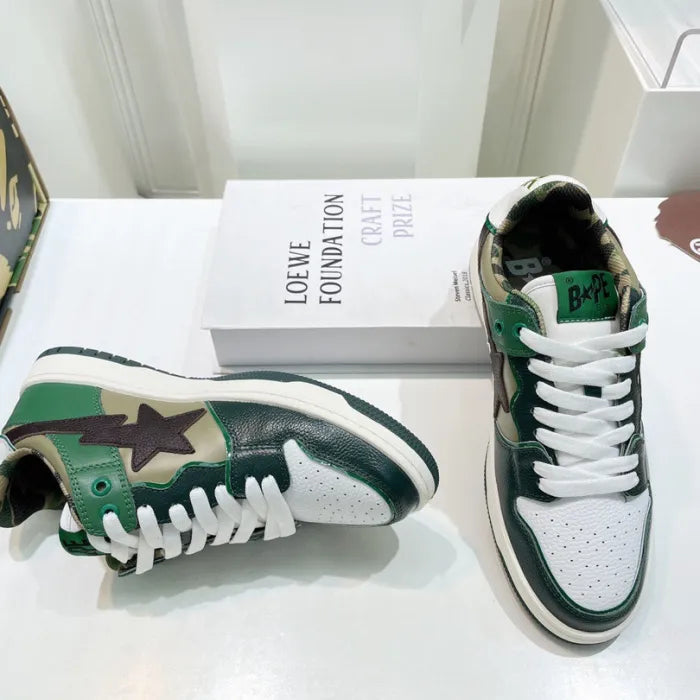 B - SNEAKERS