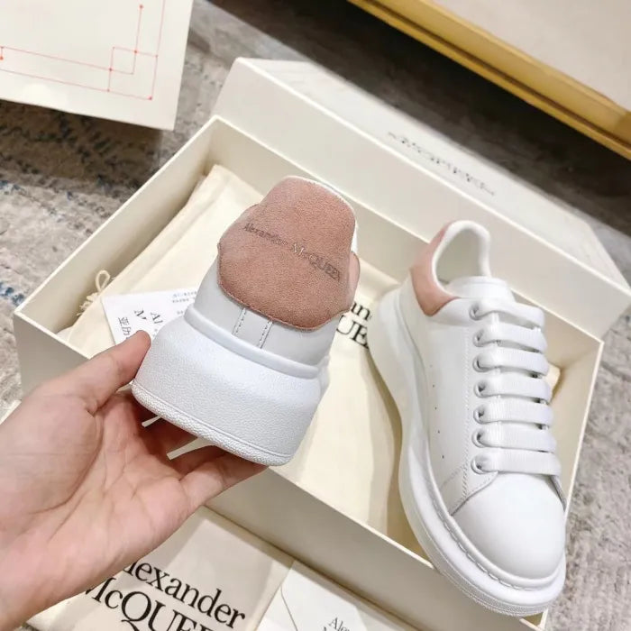 A - SNEAKERS