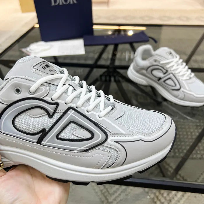 B - SNEAKERS