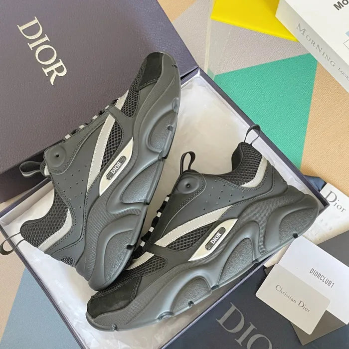 D - SNEAKERS