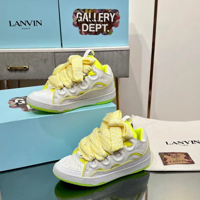 L - SNEAKERS