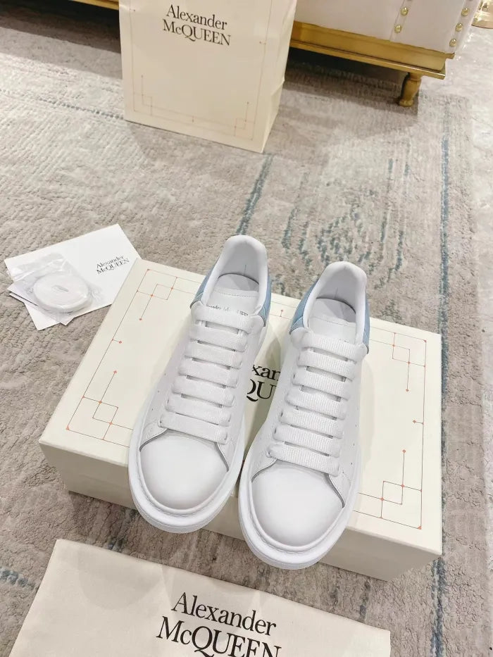 A - SNEAKERS