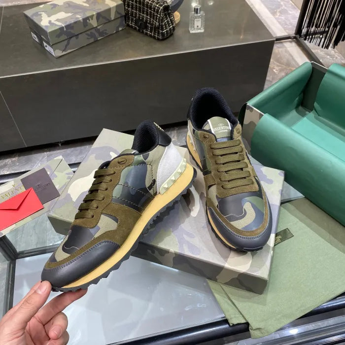 V - SNEAKERS