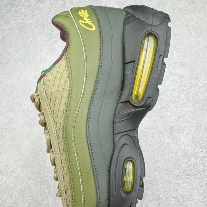 C - SNEAKERS