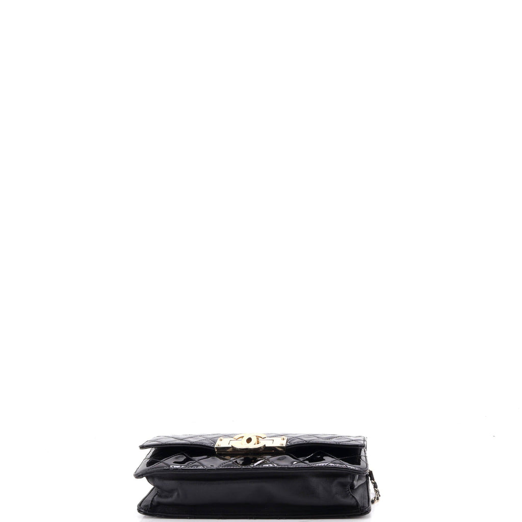Golden Class Wallet on Chain Quilted Patent East West
