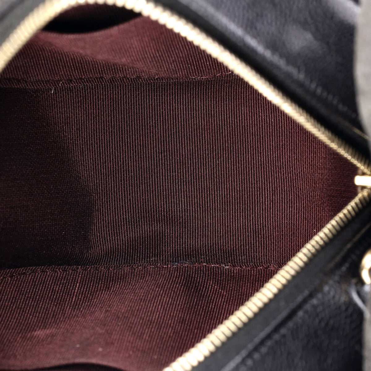 Round Clutch with Chain Quilted Caviar Mini