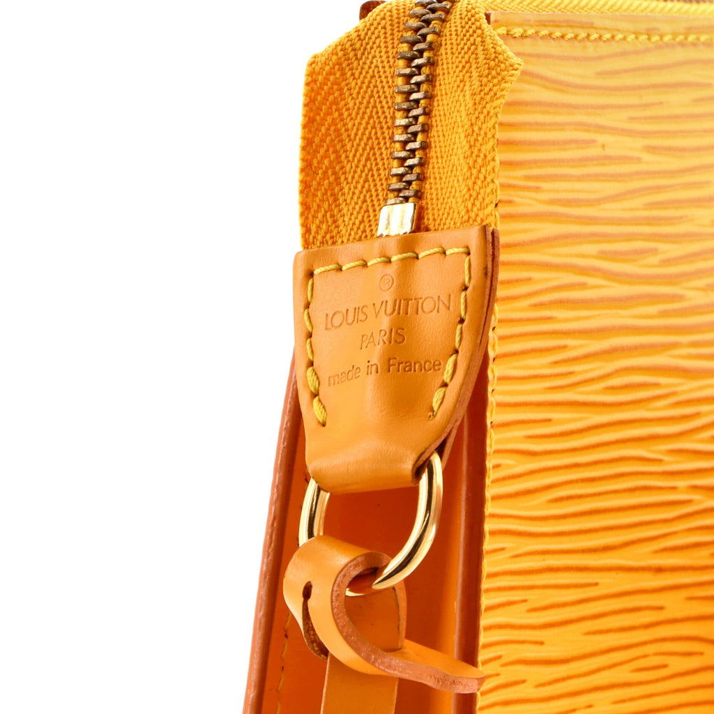Pochette Accessoires Epi Leather