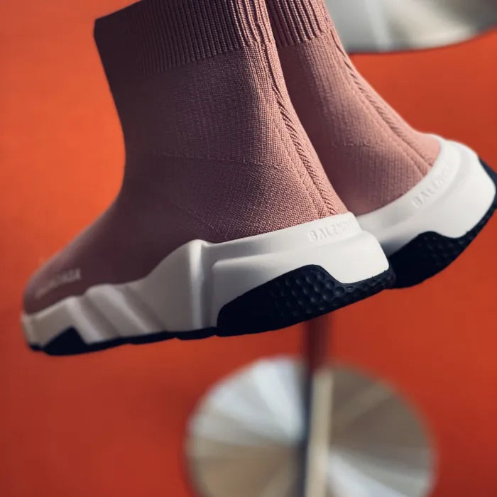 B - SNEAKERS