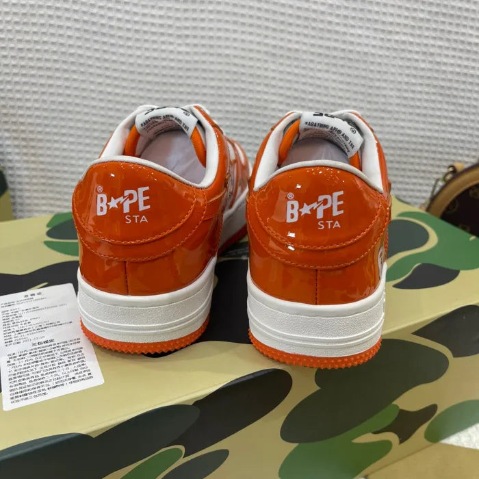 B - SNEAKERS
