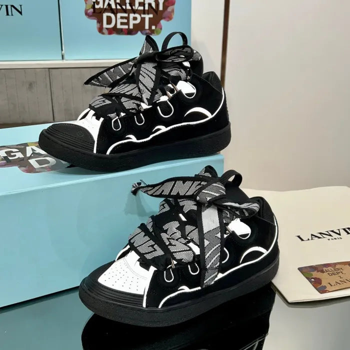 L - SNEAKERS