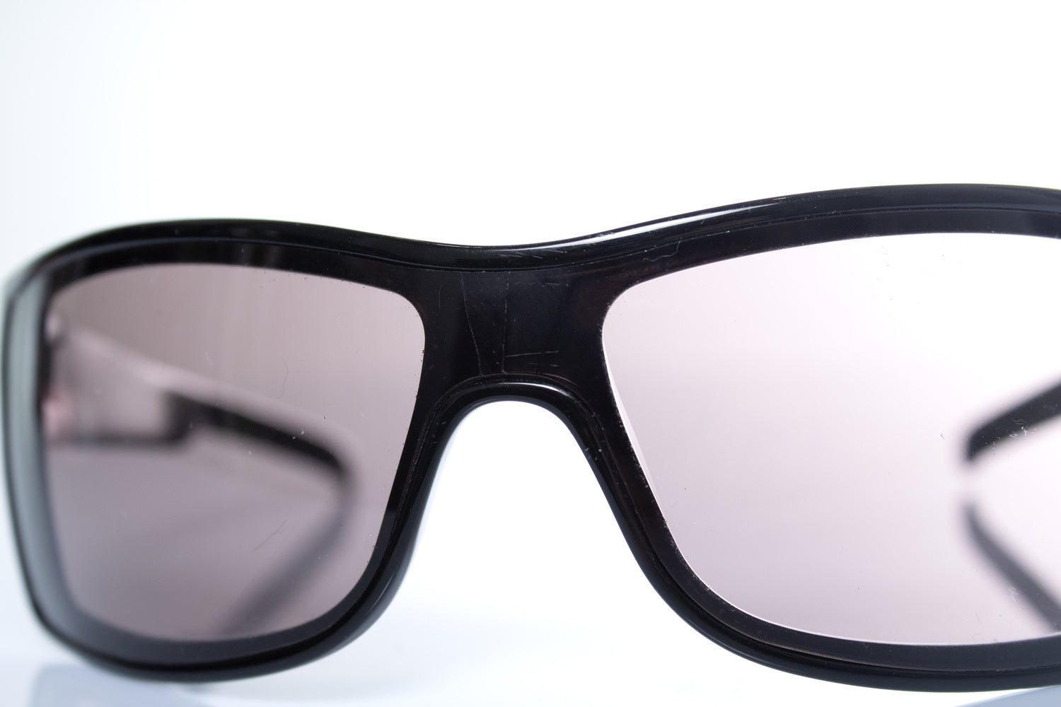 Gucci, shield sunglasses in black