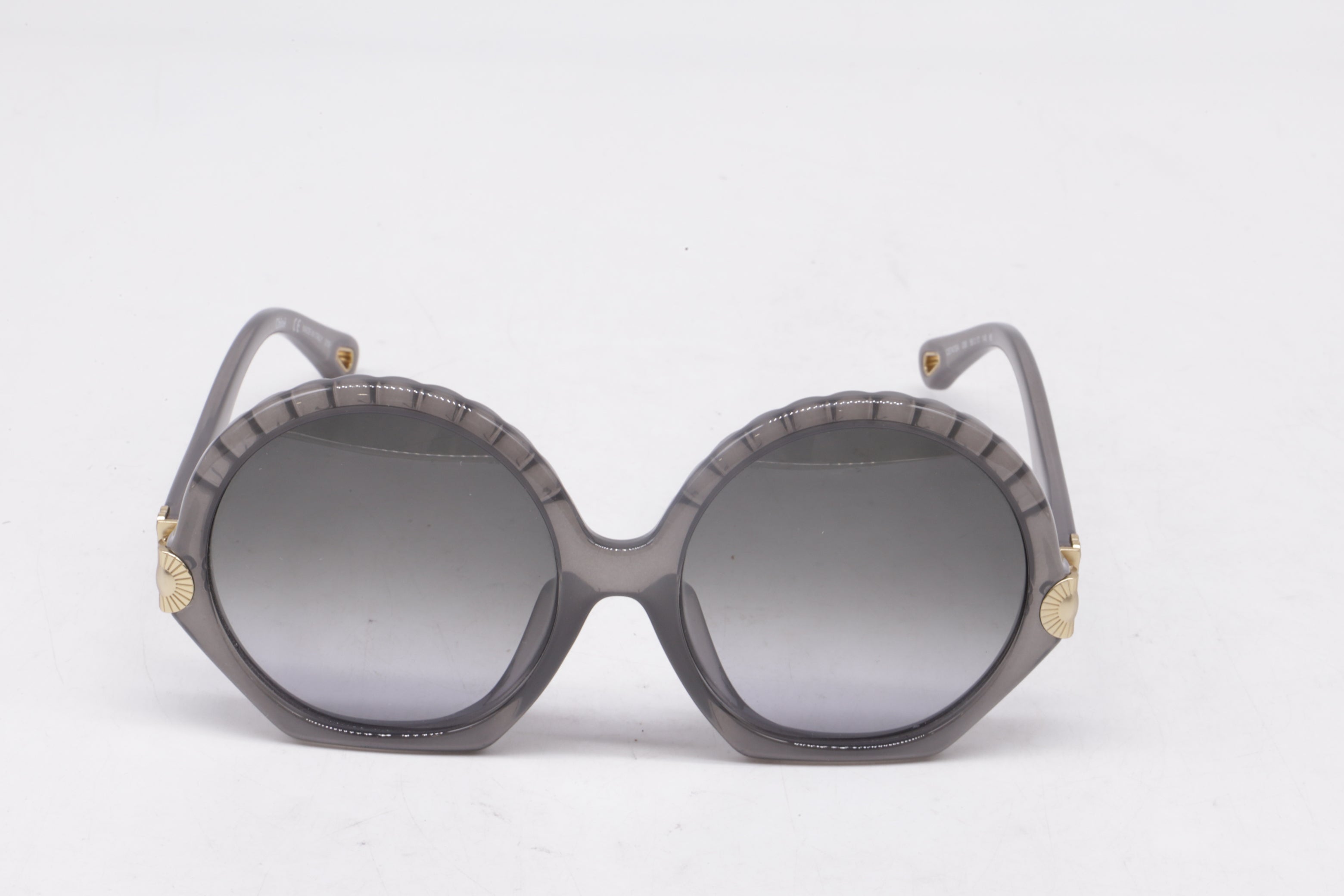Chloé Vera Seashell Round Sunglasses in Grey Acetate
