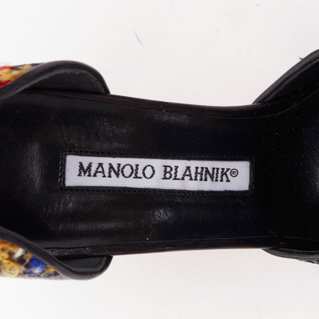 Women's Manolo Blahnik Boucle Tweed Court Pumps