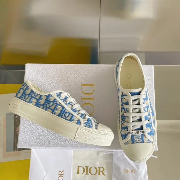 D - SNEAKERS