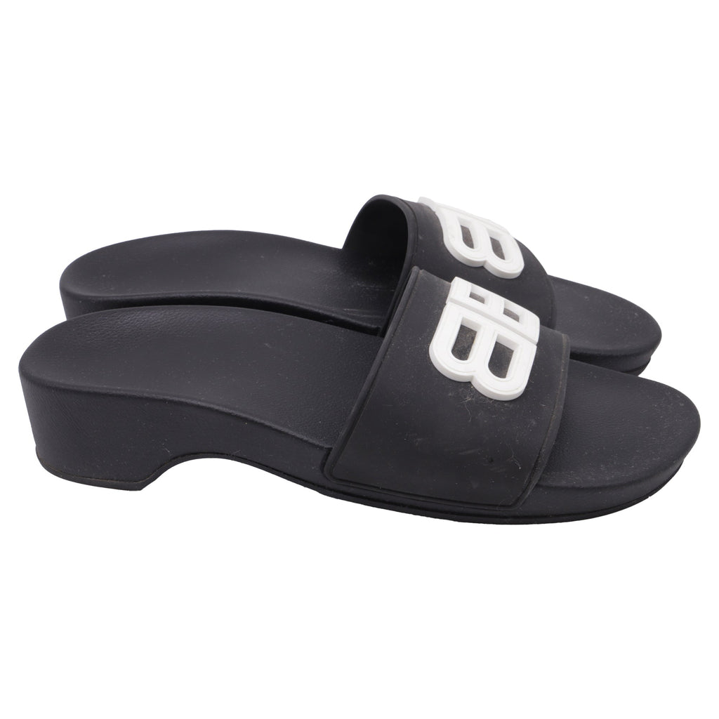 Women's Balenciaga BB Pool Clogs in Black Rubber
