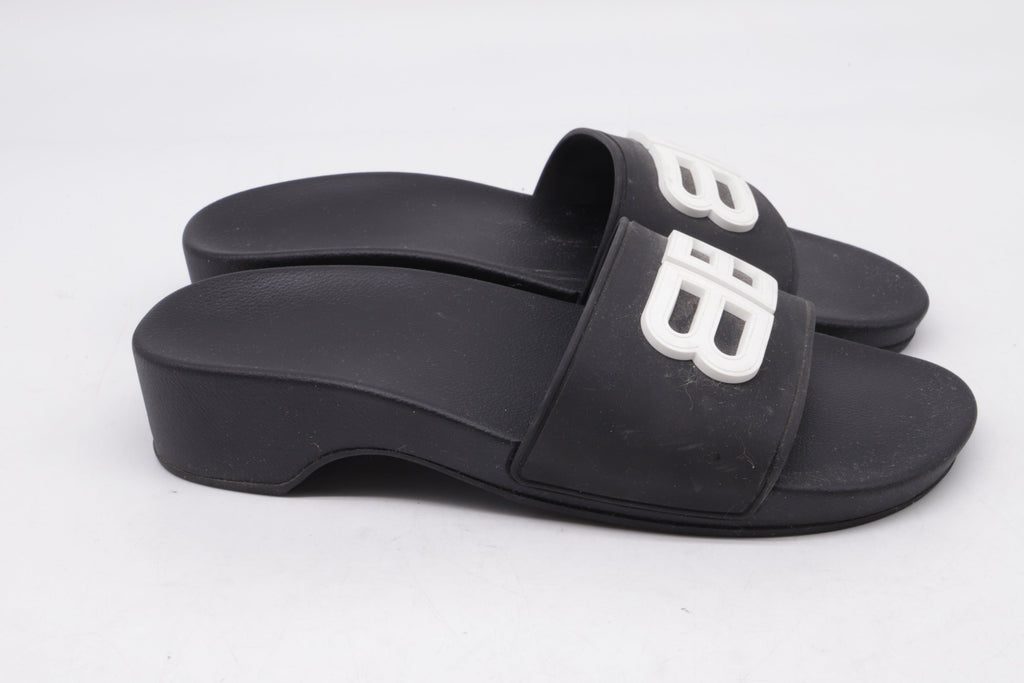 Women's Balenciaga BB Pool Clogs in Black Rubber