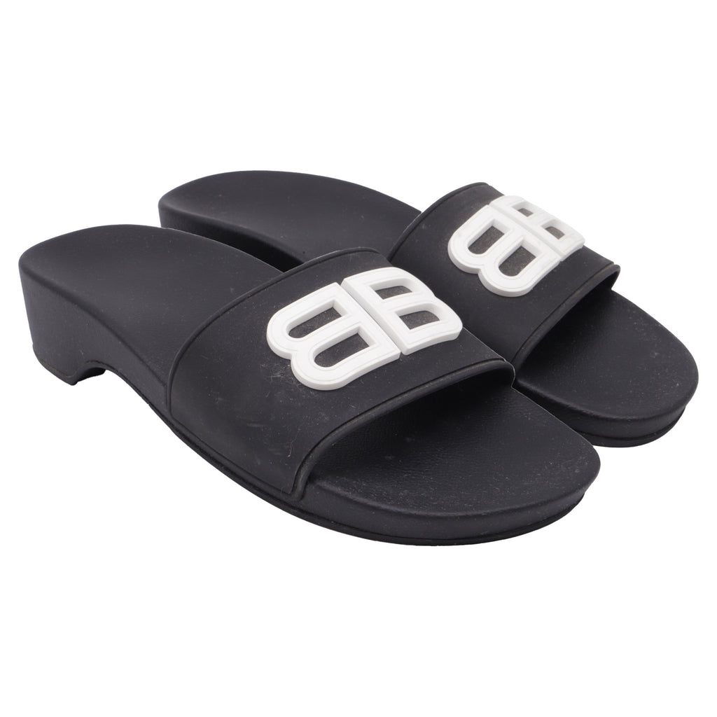 Women's Balenciaga BB Pool Clogs in Black Rubber