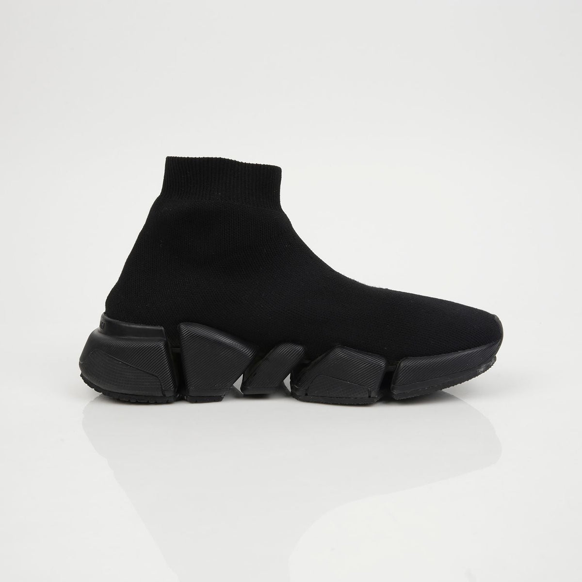 Women's Speedrunner Sneakers Size