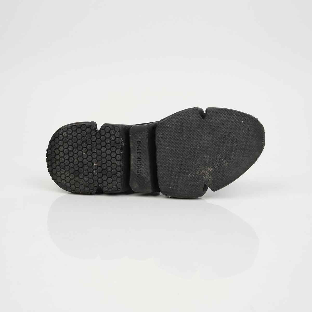 Women's Speedrunner Sneakers Size