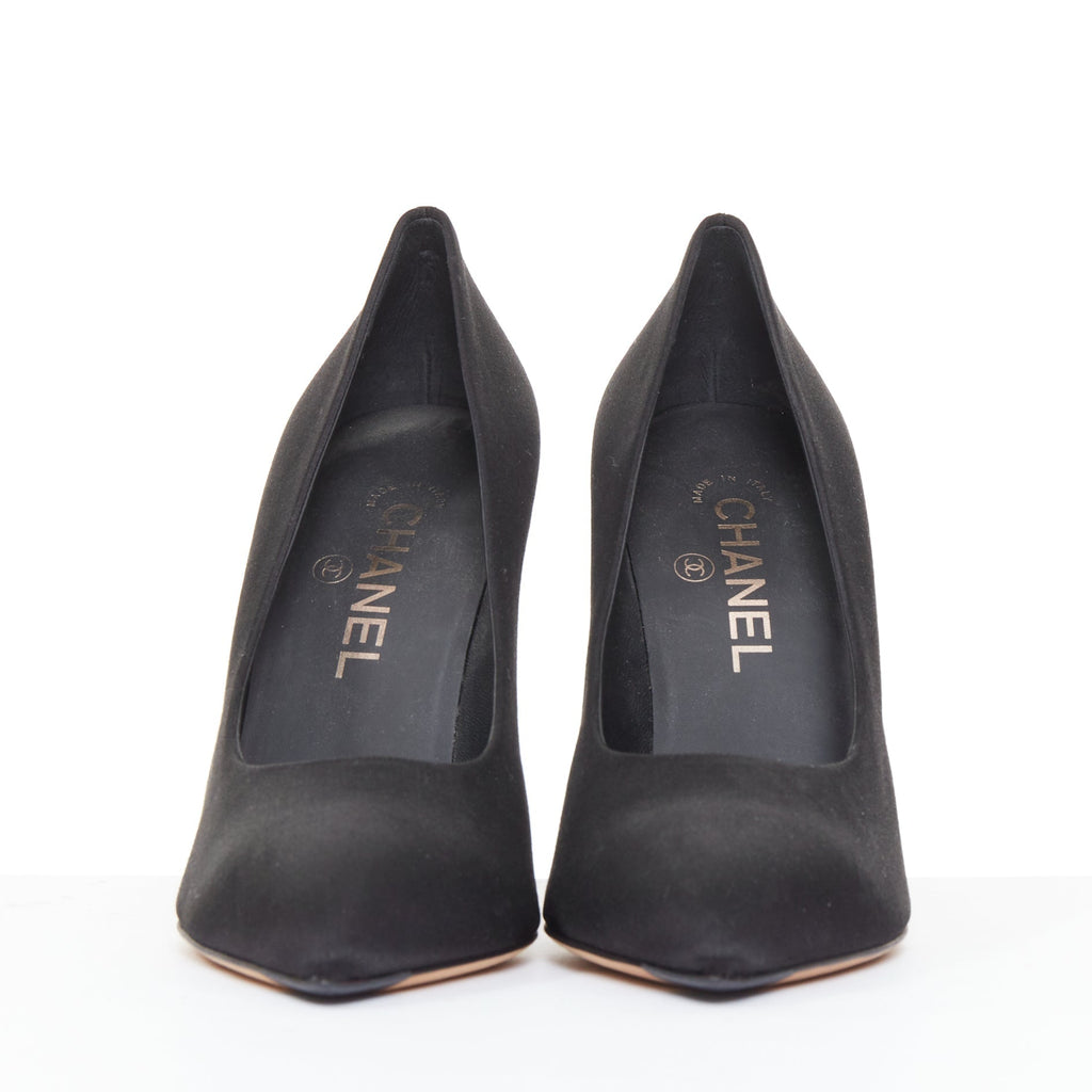 Women's Chanel Serpent Pearl satin CC pearl snake heel pump