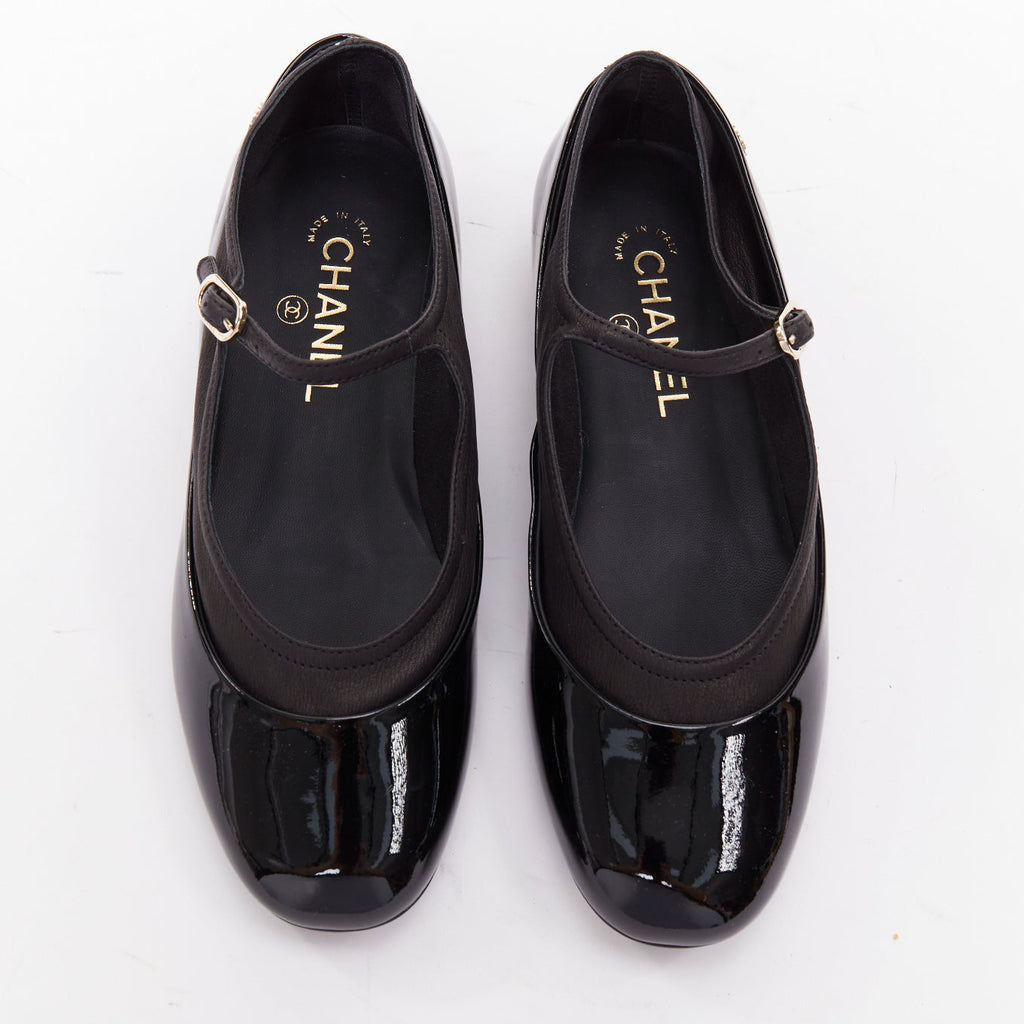 Women's Chanel patent leather silver CC logo mary jane ballet flats