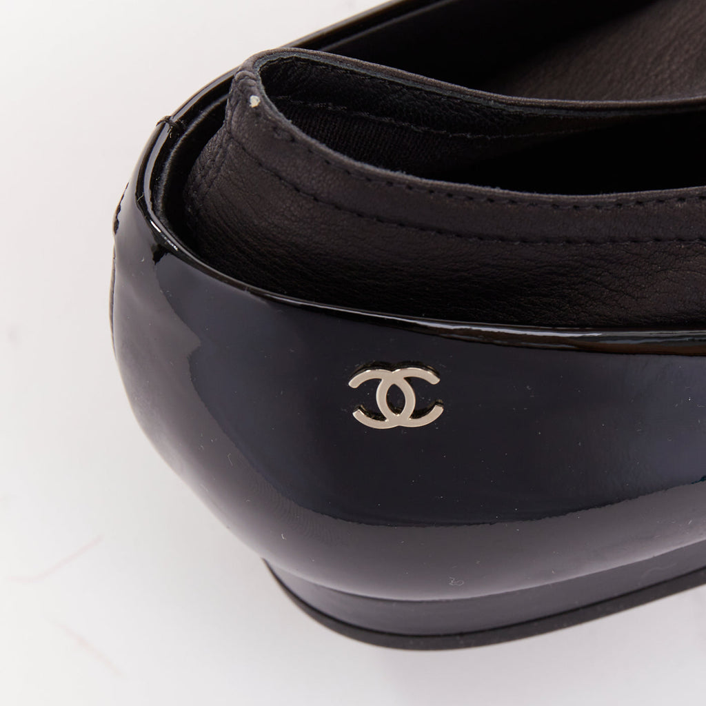 Women's Chanel patent leather silver CC logo mary jane ballet flats