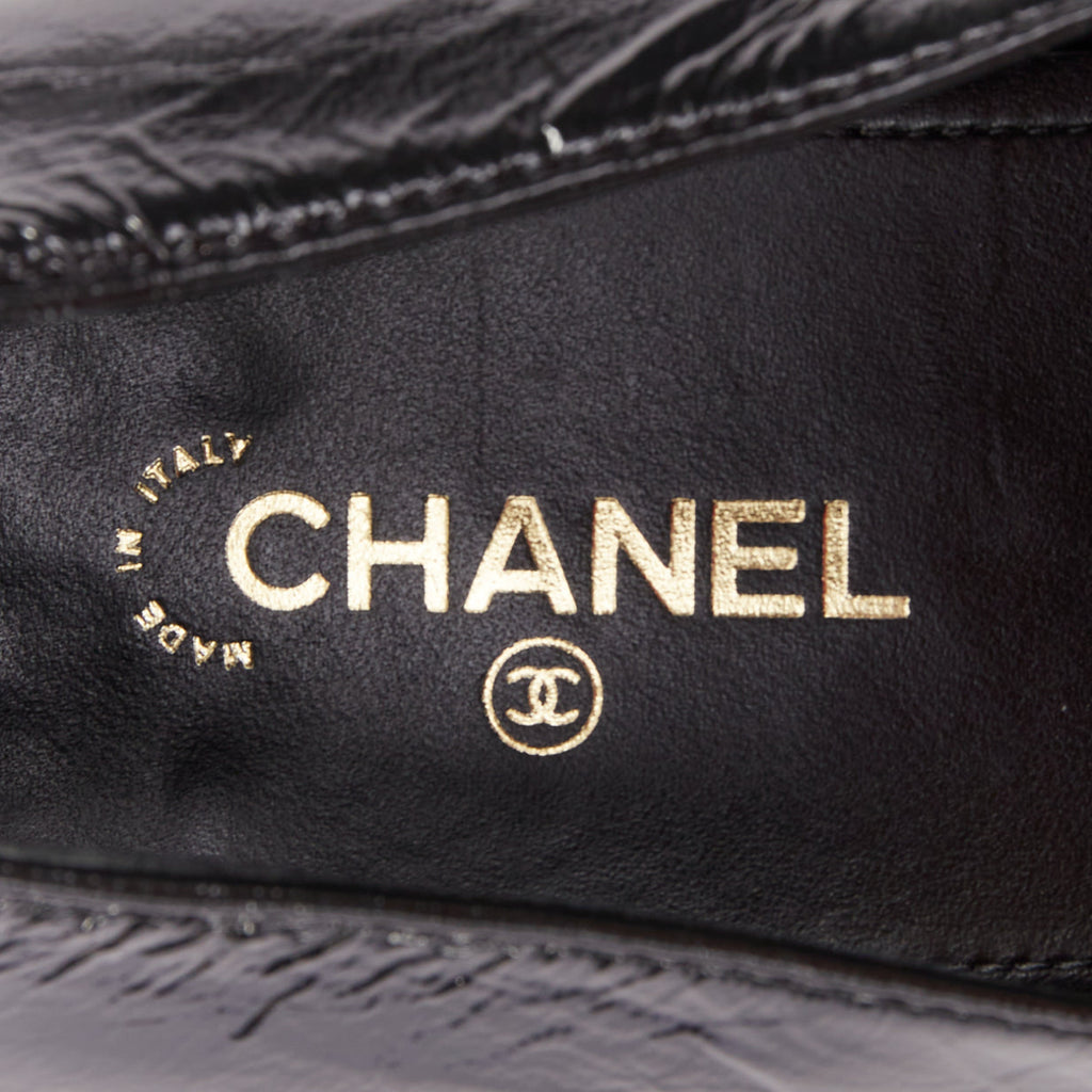 Women's Chanel black textured calfskin gold CC chain link moccasin