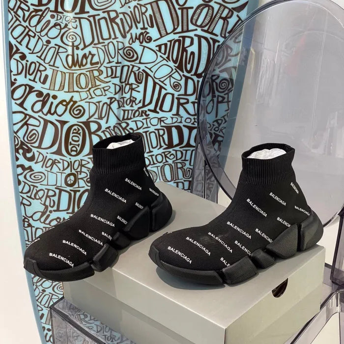 B - SNEAKERS