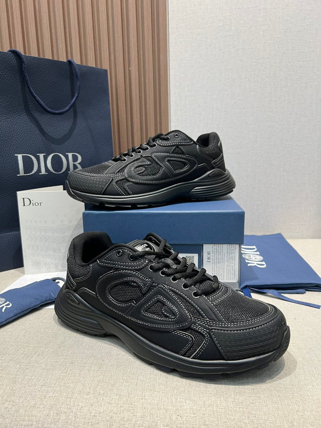 THIRTY - SNEAKERS