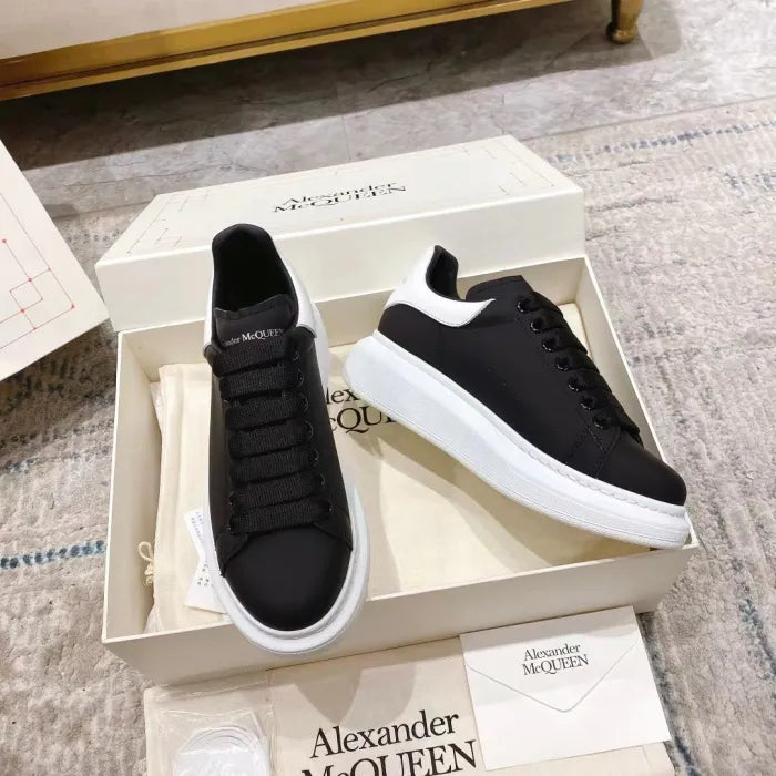 A - SNEAKERS