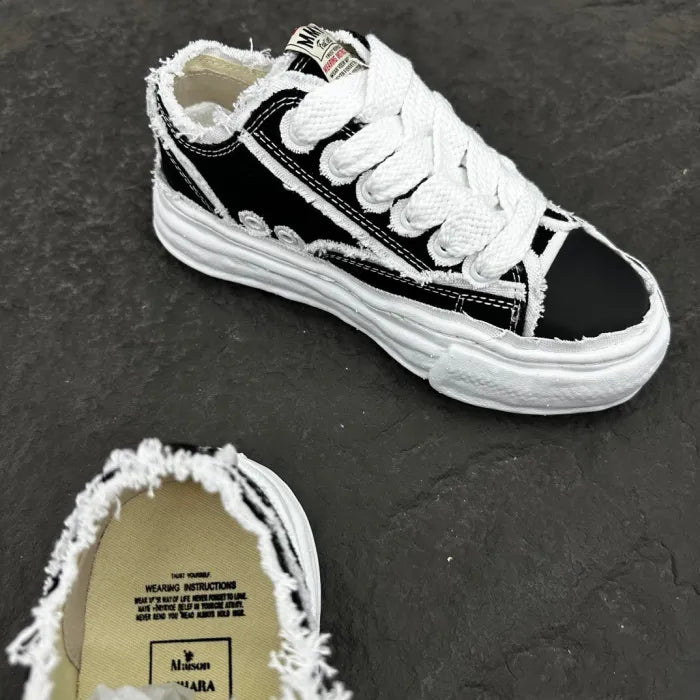 A - SNEAKERS