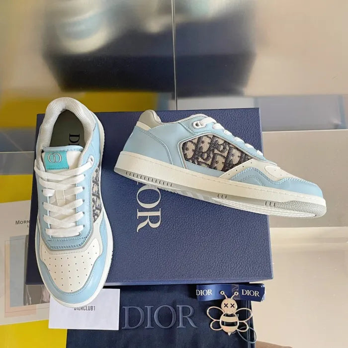 D - SNEAKERS