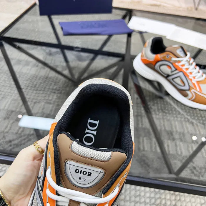 D - SNEAKERS