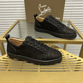 C - SNEAKERS