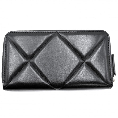 19 Zip Around Wallet Quilted Lambskin Long