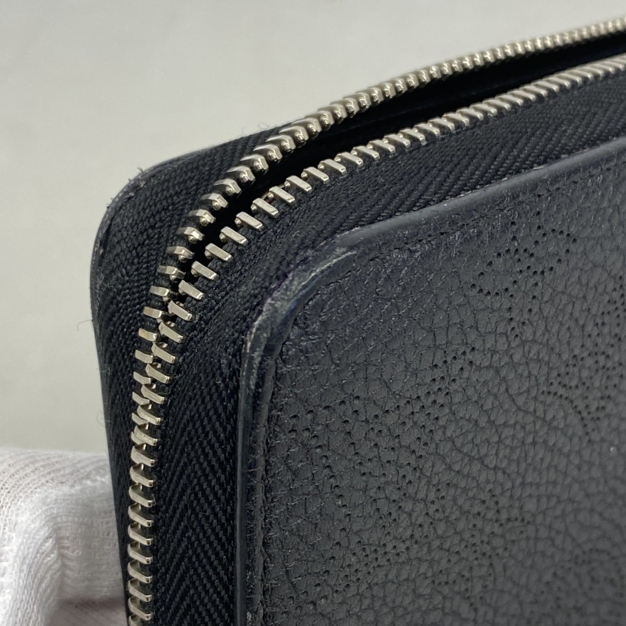 Zippy Wallet Mahina Leather