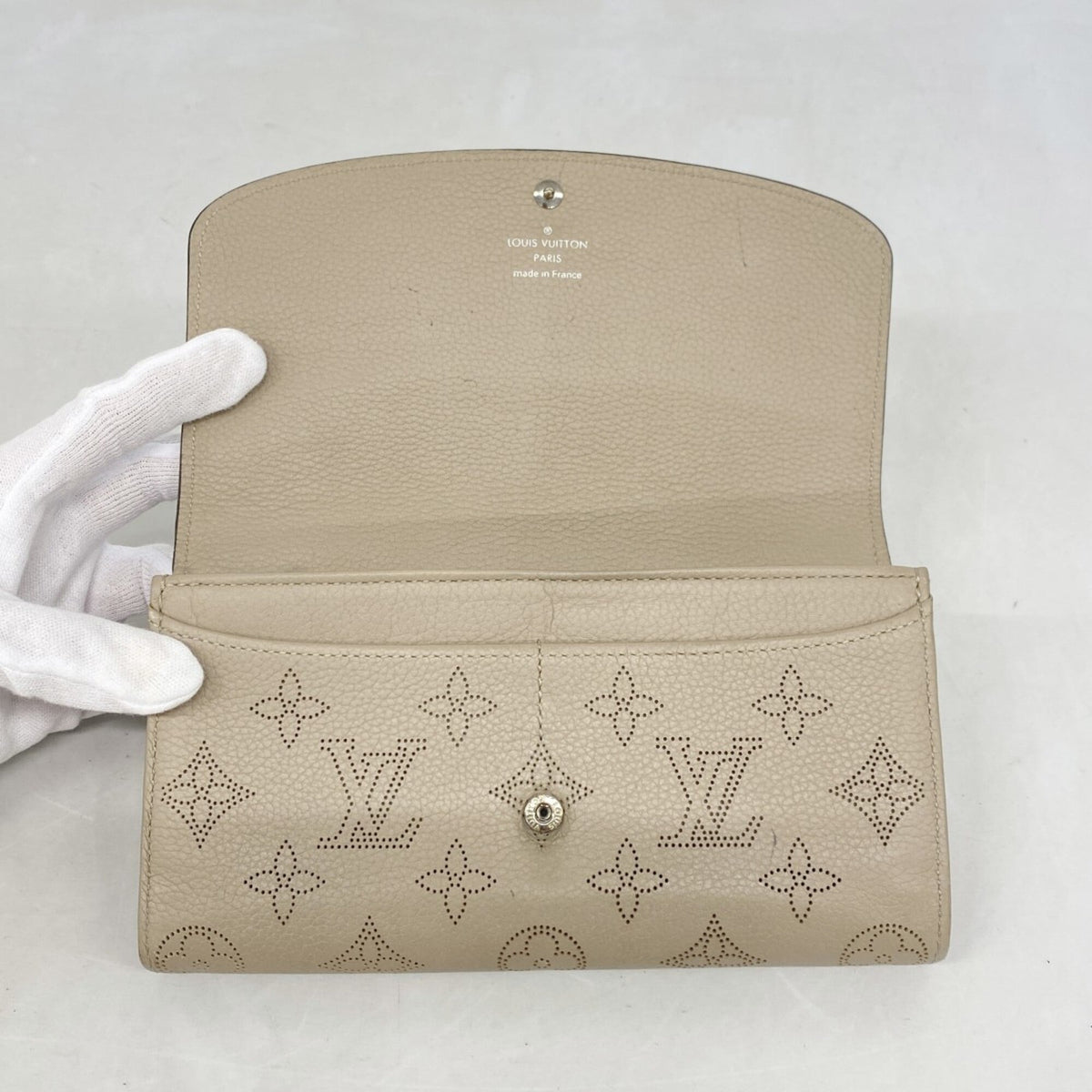 Iris Wallet NM Mahina Leather