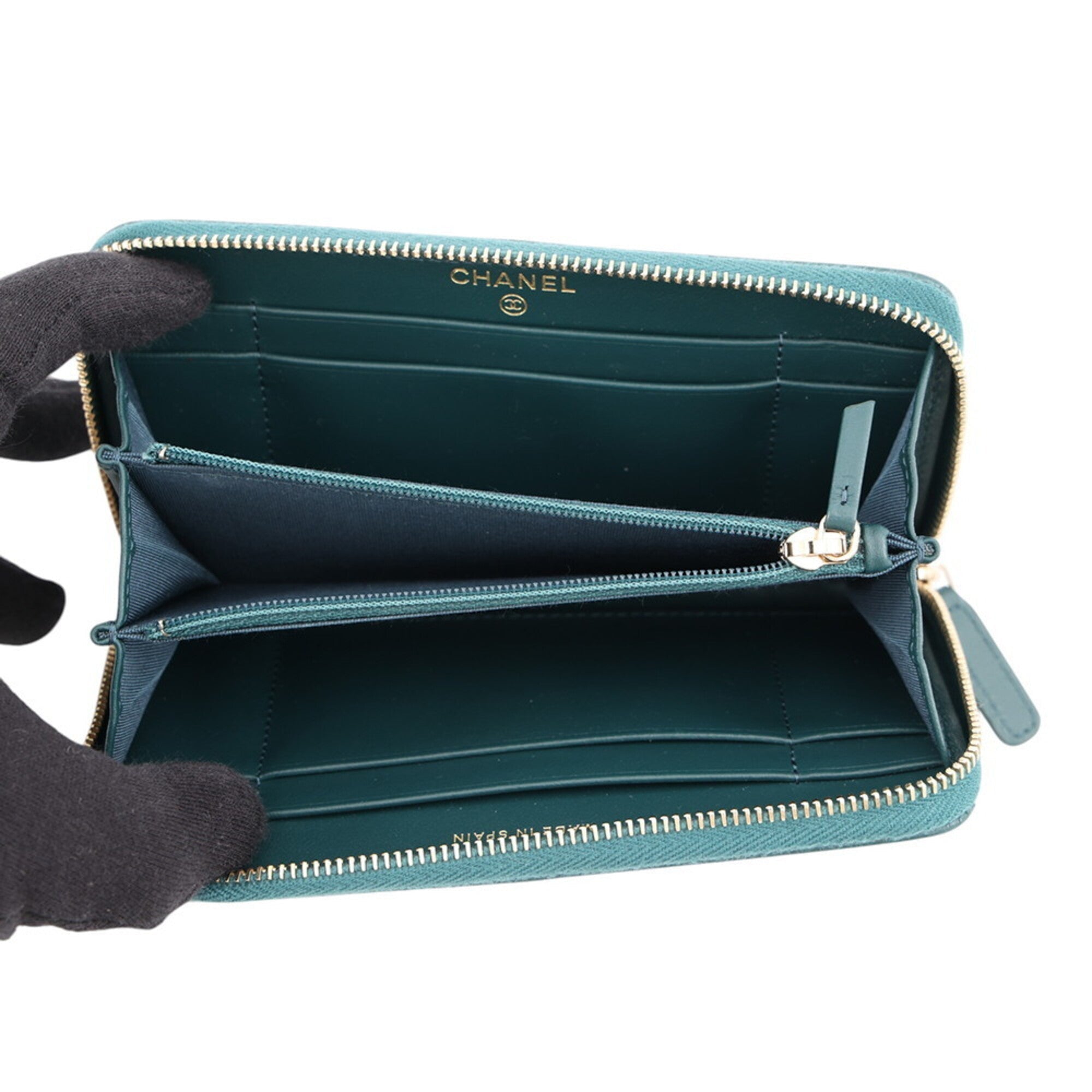 19 Zip Around Wallet Quilted Lambskin Long