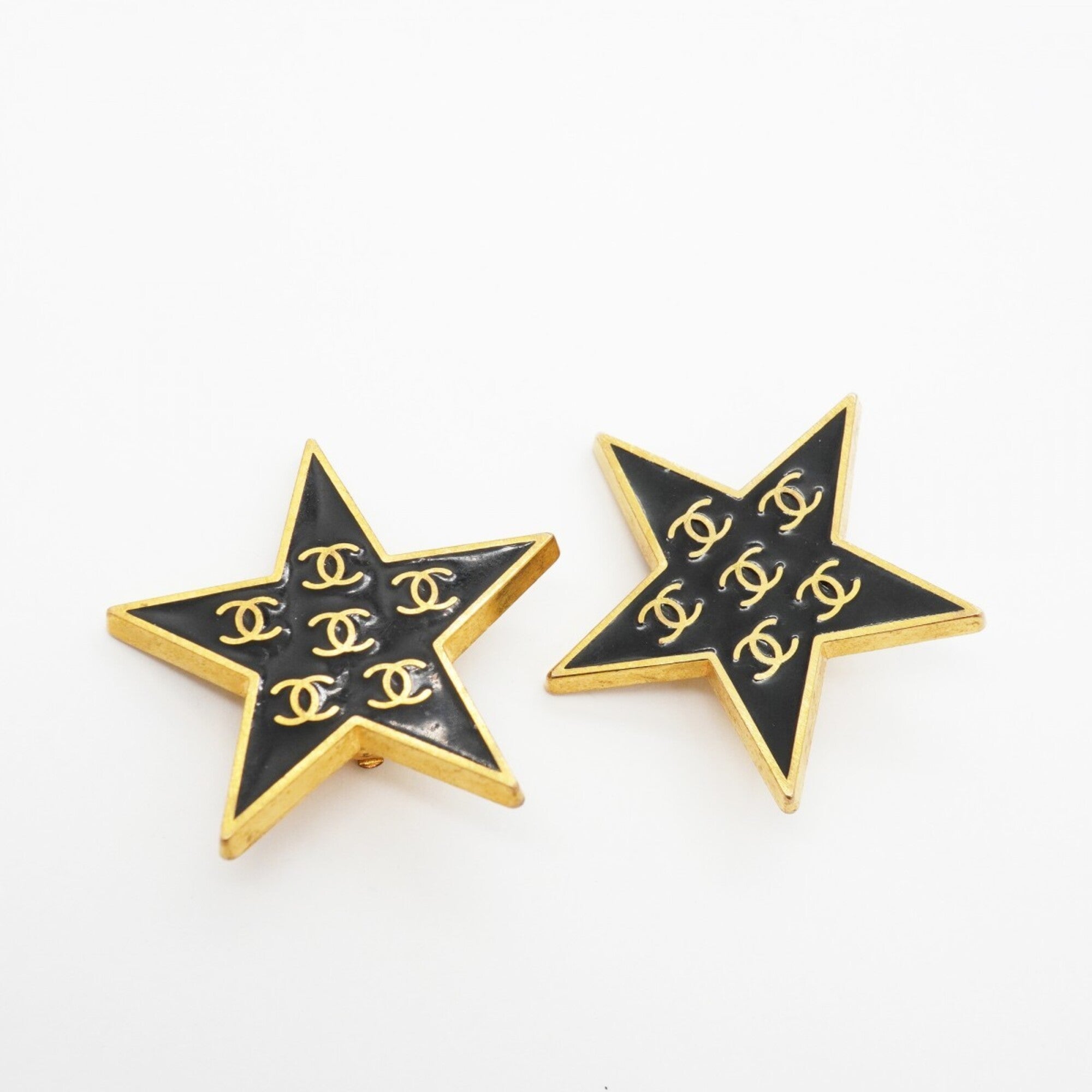 CC Logo Star Clip-On Earrings Metal Gold-Tone Metal