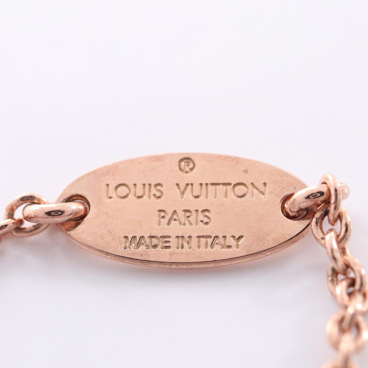Essential V Pendant Necklace Gold