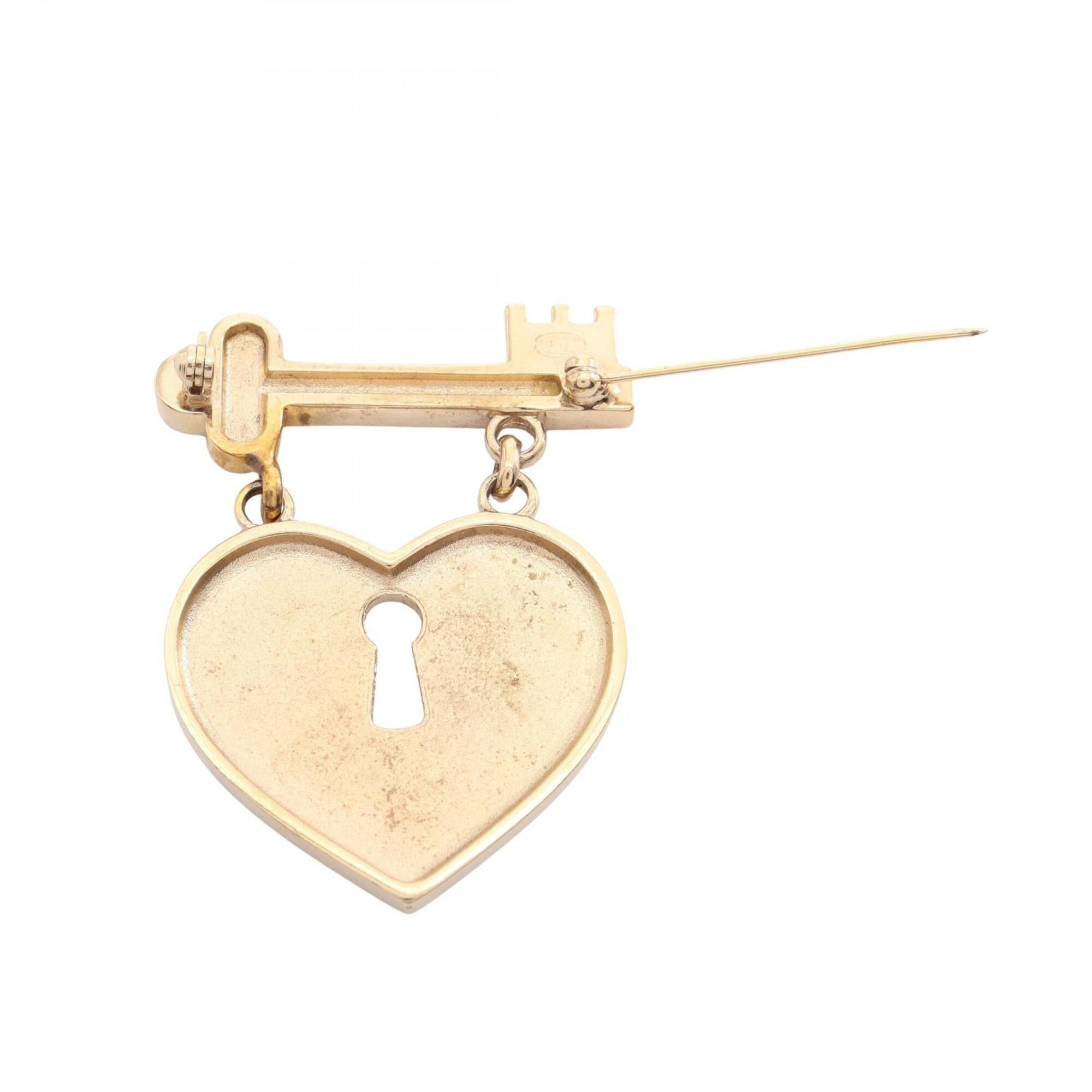 CC Logo Heart Lock Brooch Metal