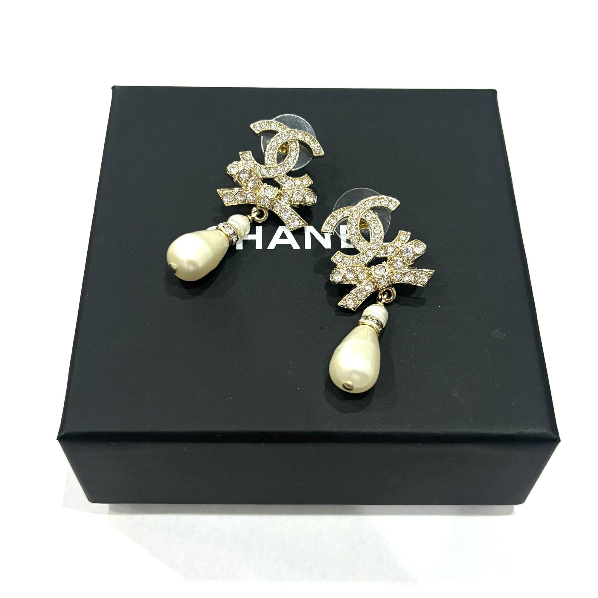 CC Logo Earrings Metal