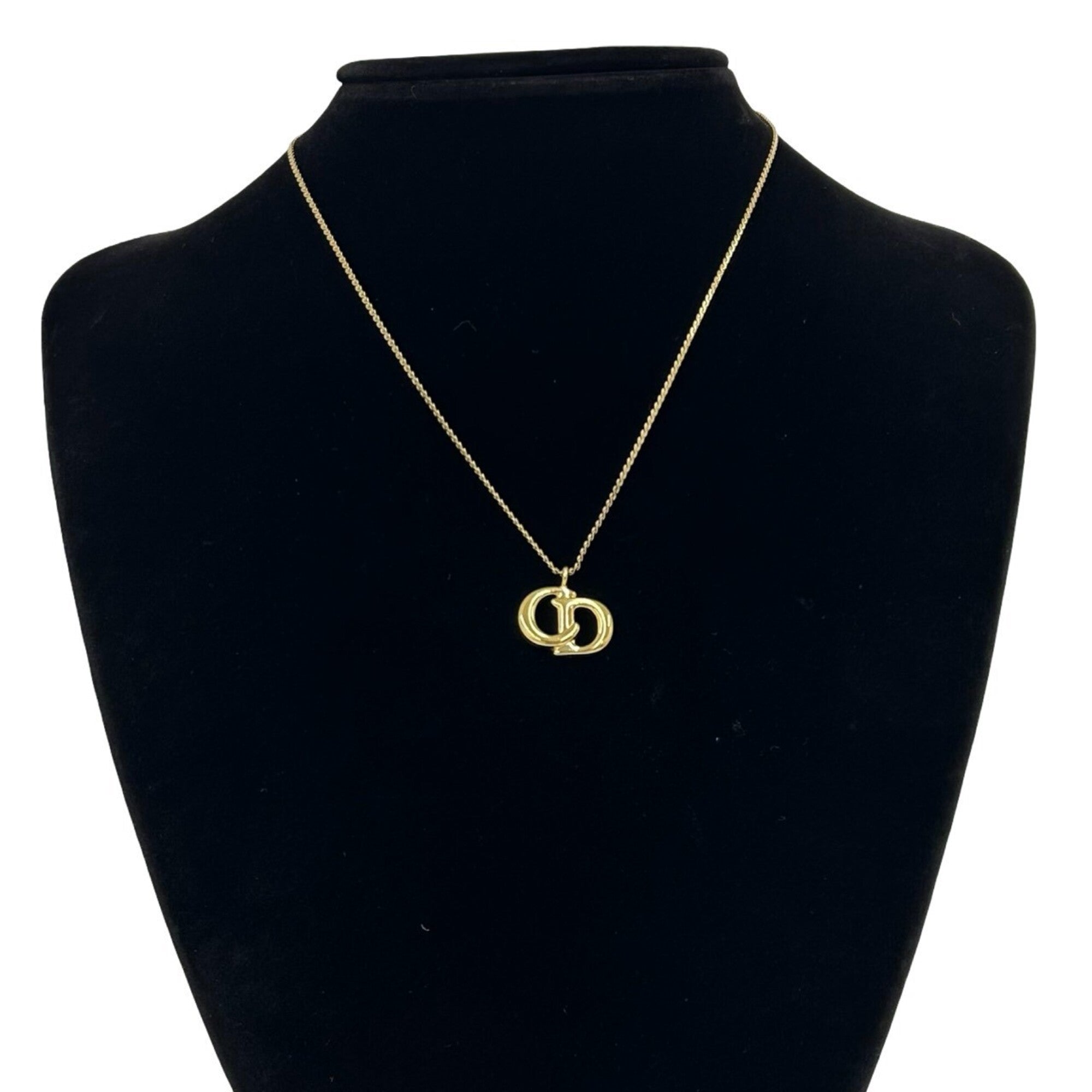 Vintage Pendant Necklace Gold